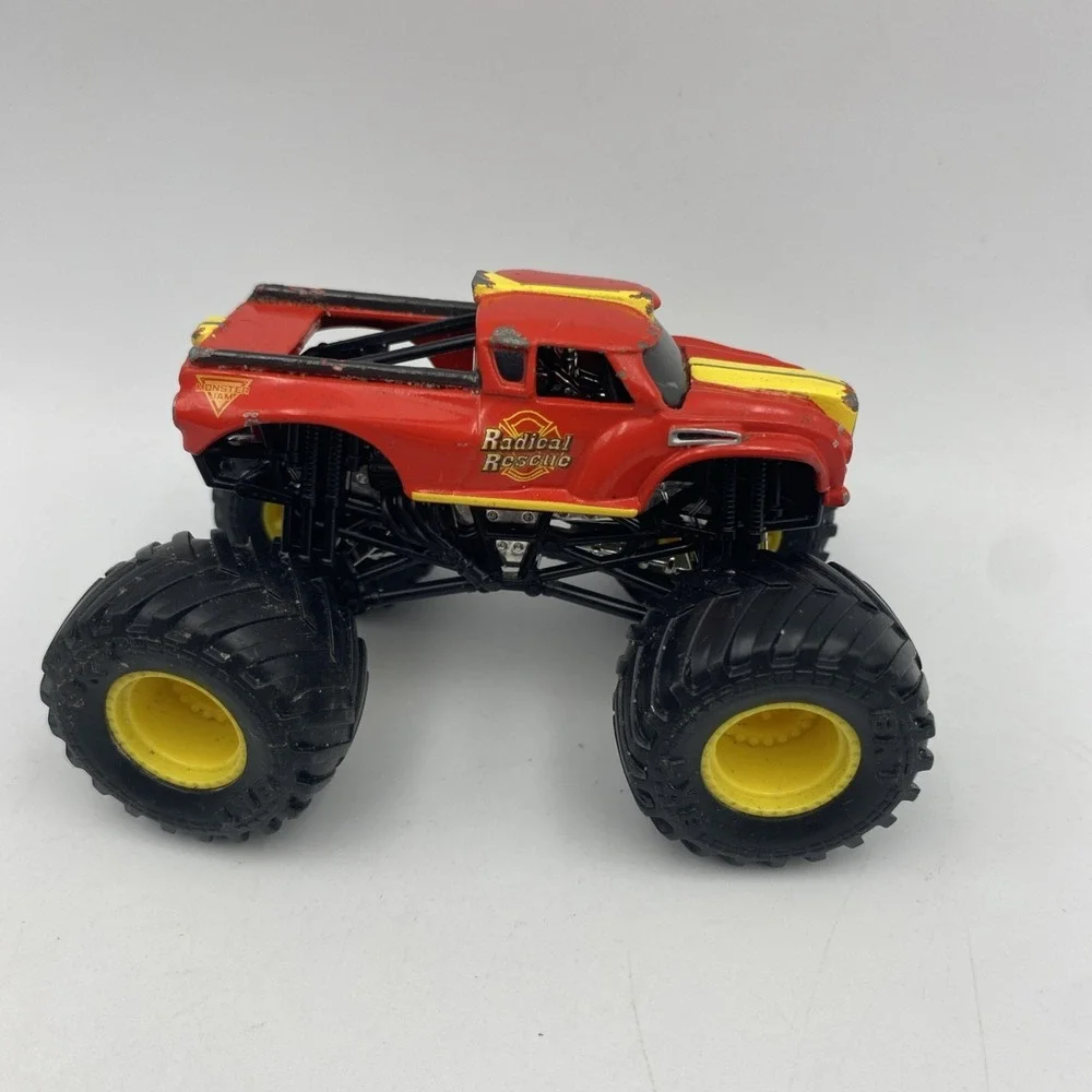 Radical Rescue 1:64 Monster‎ Jam Hot Wheels RARE Truck